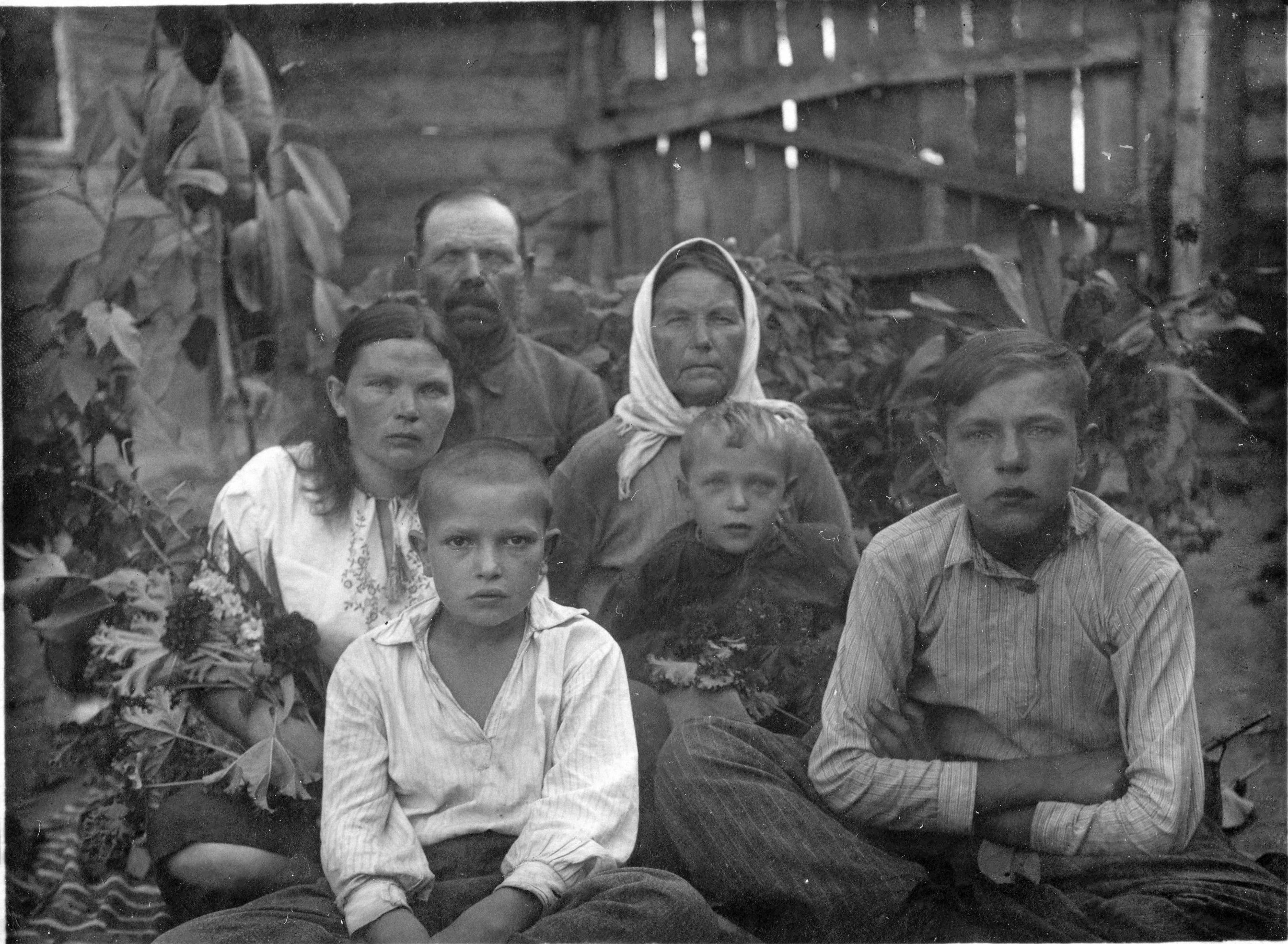 Great-grandmother Domna and great-grandfather Rodion with some of their children.
